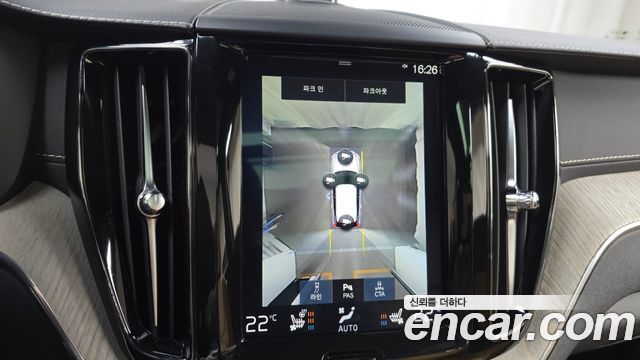 Volvo XC60 2020 — photo 15