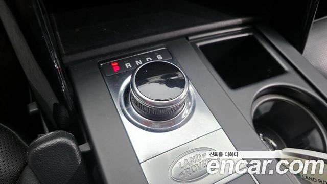 Land Rover Discovery 2019 — photo 9