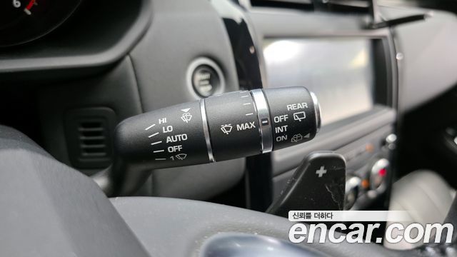 Land Rover Discovery 2019 — photo 14