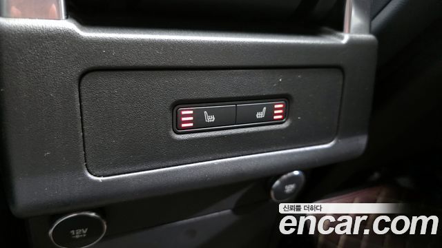Land Rover Discovery 2019 — photo 18