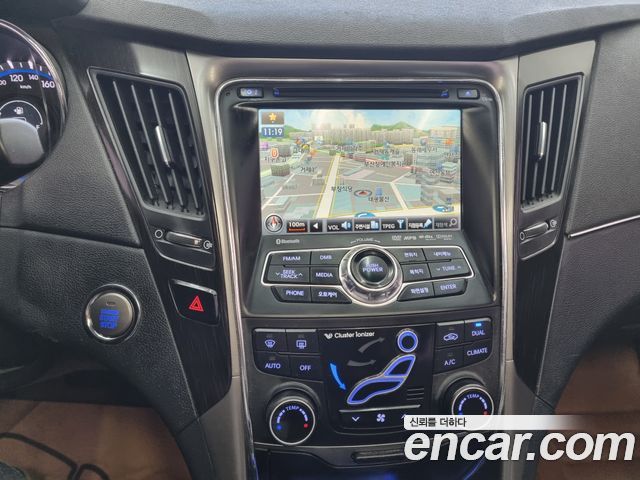 Hyundai Sonata 2012 — photo 11