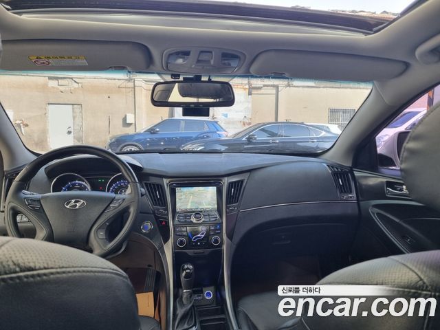 Hyundai Sonata 2012 — photo 18