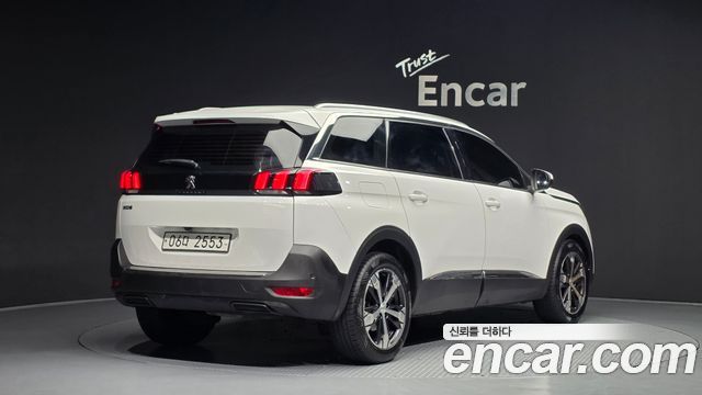 Peugeot 5008 2018 — photo 2