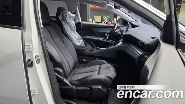 Peugeot 5008 2018 — photo 11