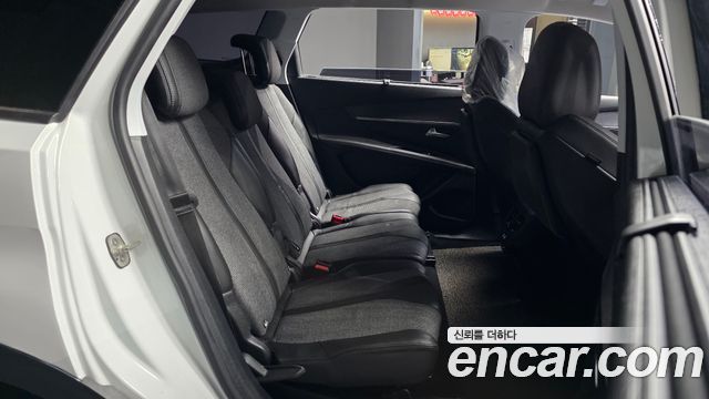 Peugeot 5008 2018 — photo 12