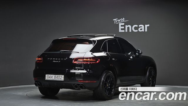 Porsche Macan 2017 — photo 2