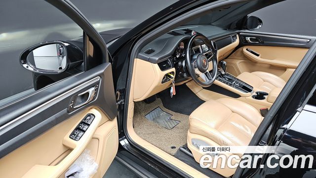 Porsche Macan 2017 — photo 12