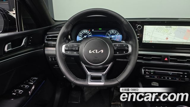 Kia K5 2023 — photo 13