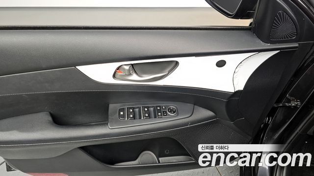 Kia K3 2019 — photo 18