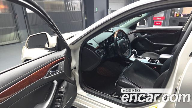 Cadillac CTS 2012 — photo 10