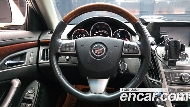 Cadillac CTS 2012 — photo 13