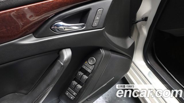 Cadillac CTS 2012 — photo 17
