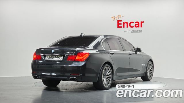 BMW 7-Series 2010 — photo 2