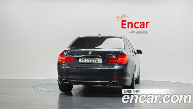 BMW 7-Series 2010 — photo 4
