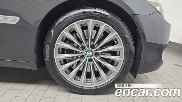 BMW 7-Series 2010 — photo 5