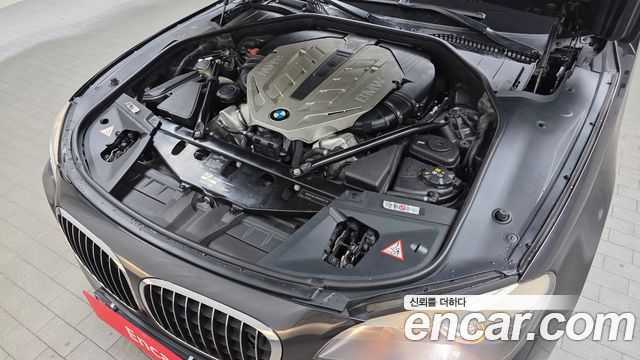 BMW 7-Series 2010 — photo 6