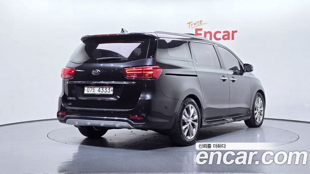 Kia Canival 2019 — photo 2