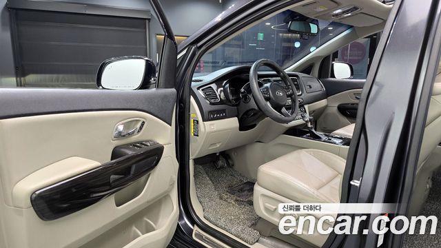 Kia Canival 2019 — photo 11
