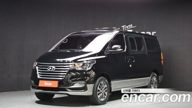 Hyundai Starex 2019 — photo 1