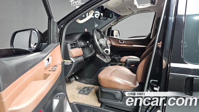 Hyundai Starex 2019 — photo 10