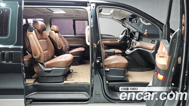 Hyundai Starex 2019 — photo 17
