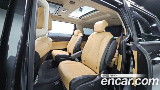 Kia Canival 2022 — photo 12