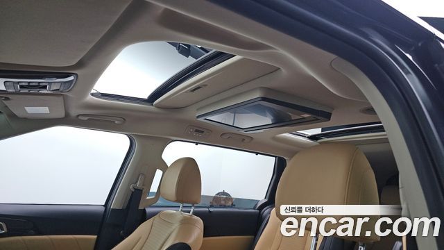 Kia Canival 2022 — photo 17