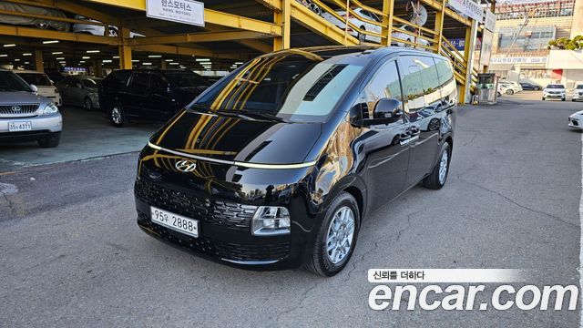 Hyundai Staria 2022 — photo 1
