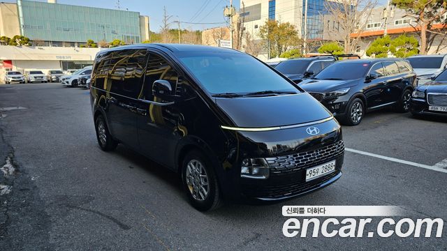 Hyundai Staria 2022 — photo 2