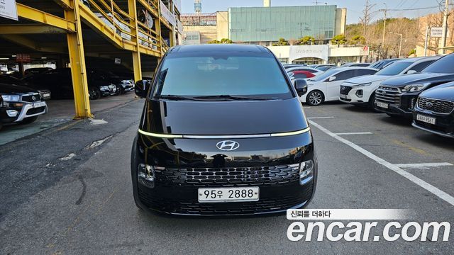 Hyundai Staria 2022 — photo 3