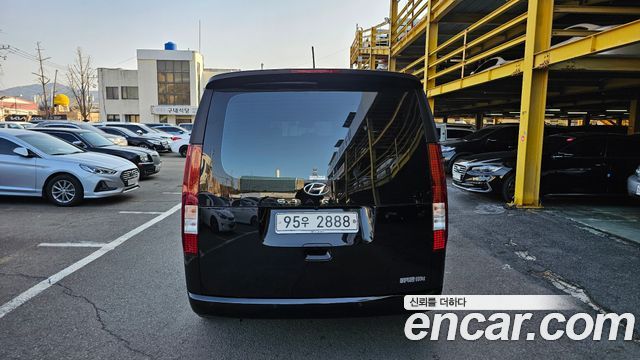 Hyundai Staria 2022 — photo 5