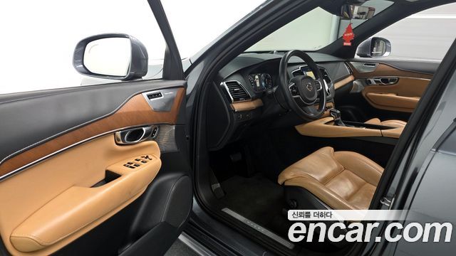 Volvo XC90 2018 — photo 10