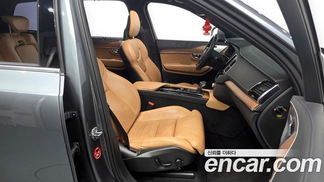 Volvo XC90 2018 — photo 11