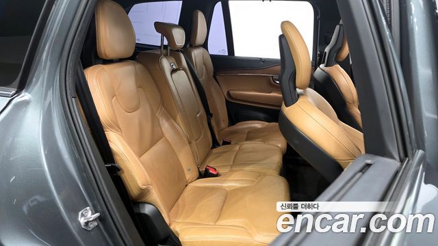 Volvo XC90 2018 — photo 12