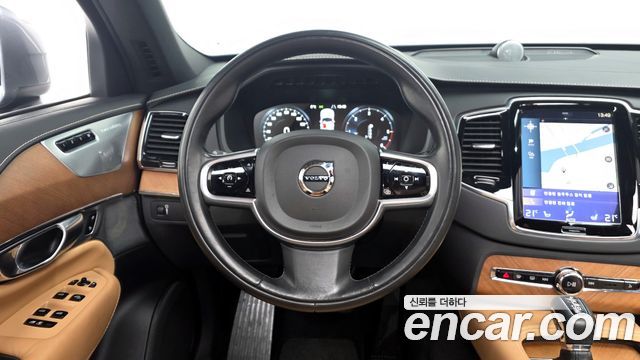 Volvo XC90 2018 — photo 13