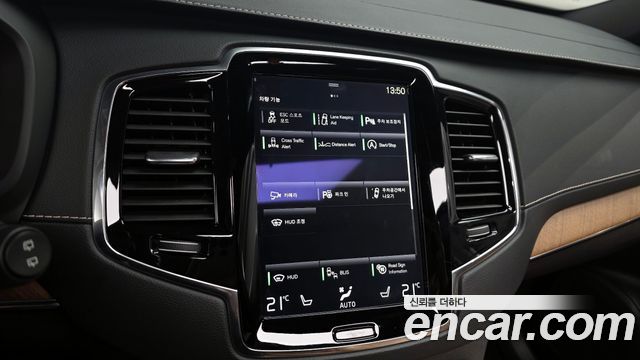 Volvo XC90 2018 — photo 16