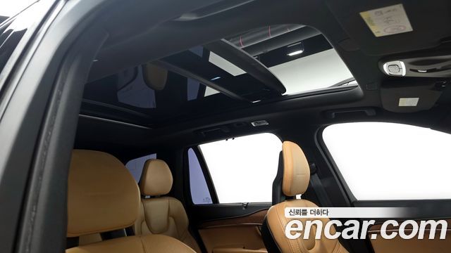Volvo XC90 2018 — photo 17