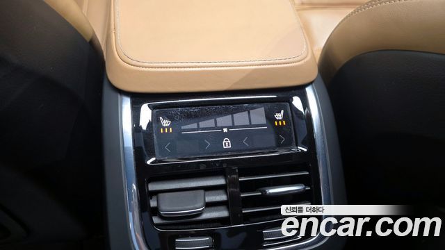 Volvo XC90 2018 — photo 19