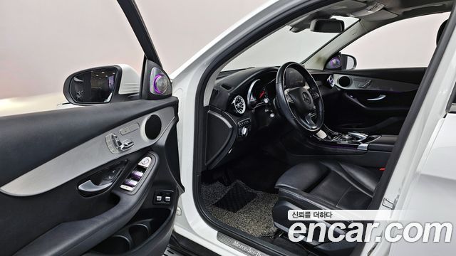 Mercedes-Benz GLC-Class 2019 — photo 11