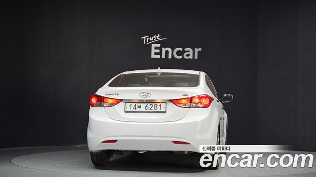 Hyundai AVANTE 2013 — photo 4