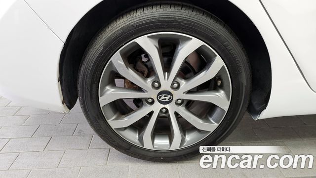 Hyundai AVANTE 2013 — photo 5