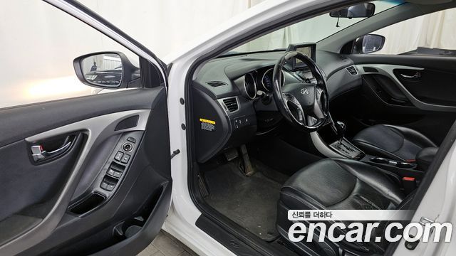 Hyundai AVANTE 2013 — photo 10