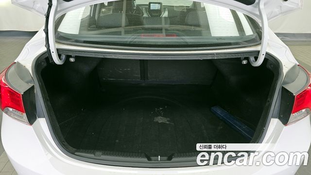 Hyundai AVANTE 2013 — photo 20