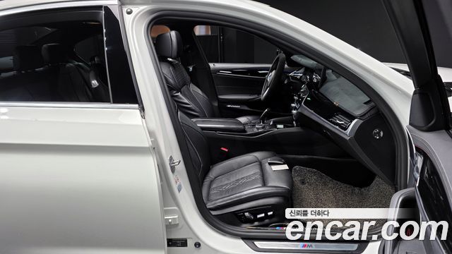 BMW 5-Series 2021 — photo 10