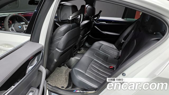 BMW 5-Series 2021 — photo 12