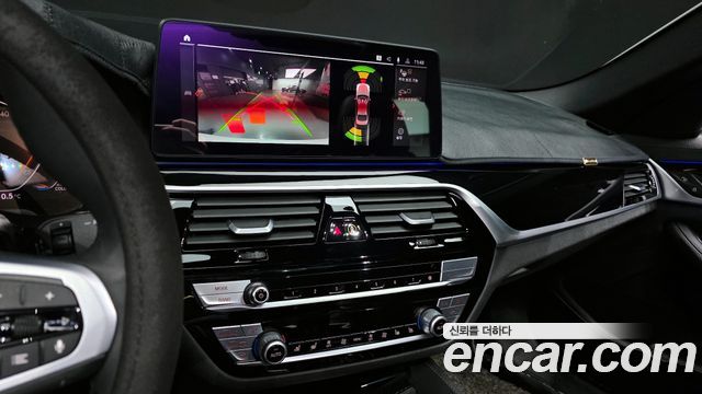 BMW 5-Series 2021 — photo 15
