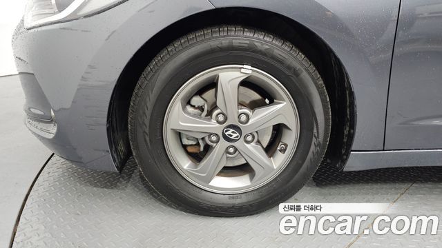 Hyundai AVANTE 2017 — photo 5