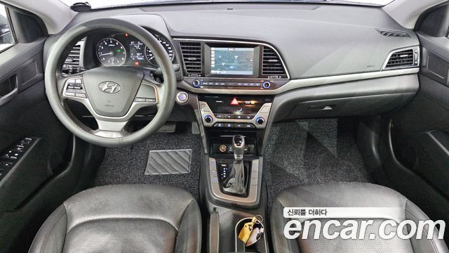 Hyundai AVANTE 2017 — photo 7