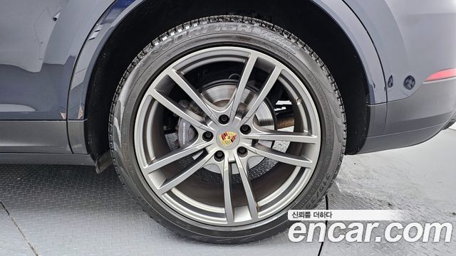 Porsche Cayenne 2022 — photo 5