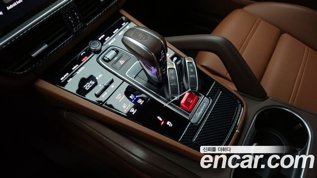 Porsche Cayenne 2022 — photo 9